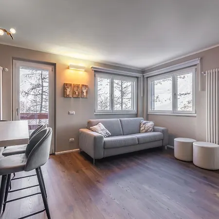 Sulle Piste A Cervinia Con Parcheggio Breuil-Cervinia