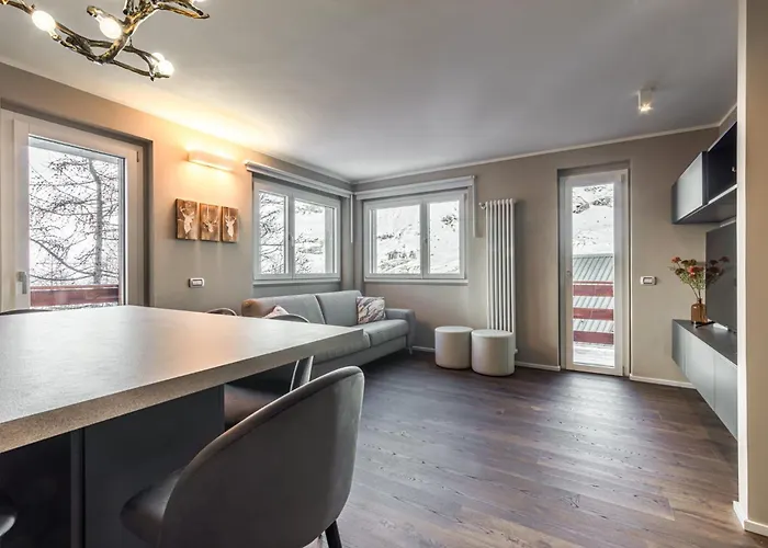 Sulle Piste A Cervinia Con Parcheggio Breuil-Cervinia